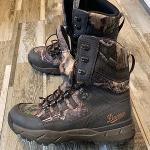 Danner hunting boot. Worn 2 maybe 3 times size 10 men’s